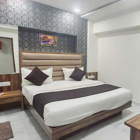 Hotel Sun Shine Ahmedabad Ngoại thất bức ảnh