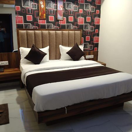 Hotel Sun Shine Ahmedabad Ngoại thất bức ảnh