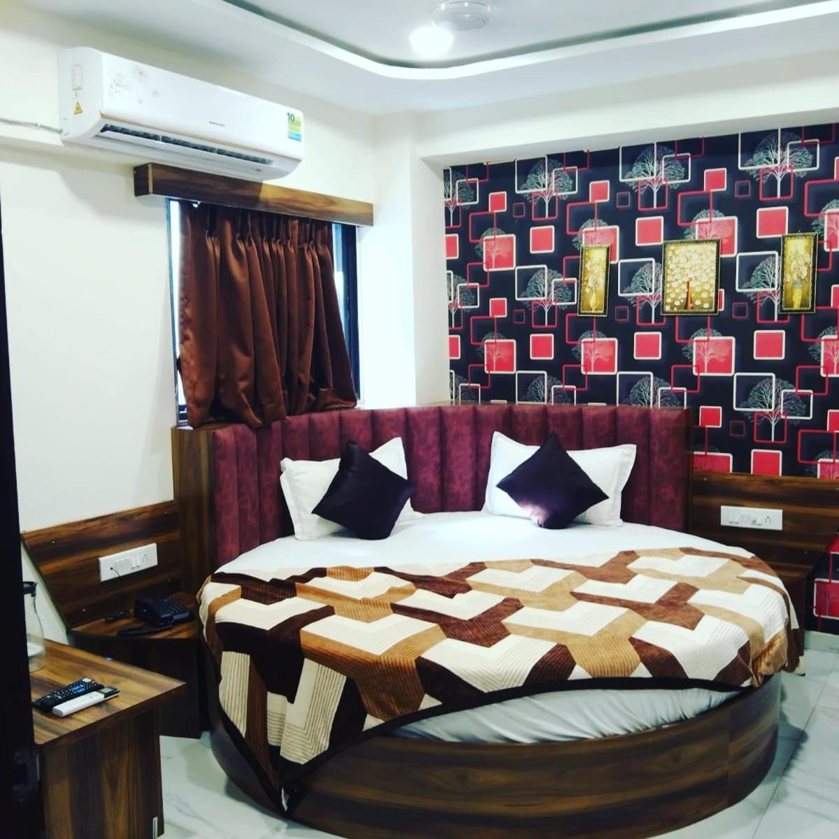 Hotel Sun Shine Ahmedabad Ngoại thất bức ảnh
