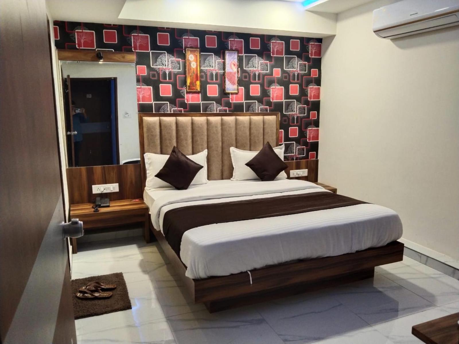 Hotel Sun Shine Ahmedabad Ngoại thất bức ảnh